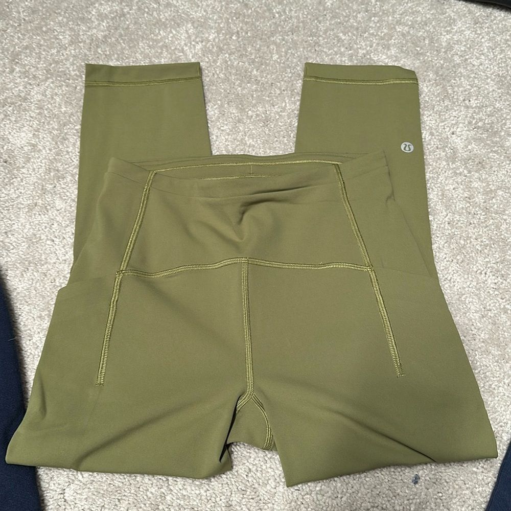 Lululemon women’s size 4 Swift Stream High Rise Crop Leggings 21” Brand New